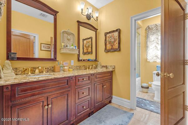 Bathroom, Dual Sink Vanities, Interior