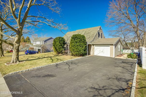 Detached Garage, Exterior