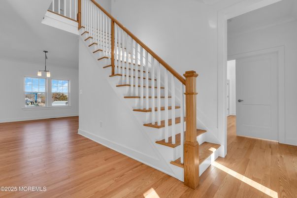 Interior, Pendant Lights, Wood Texture Flooring