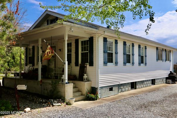 Exterior, Facade, None