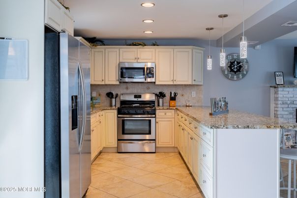 Interior, Kitchen, Pendant Lights, Recessed Lighting, Stainless Steel Appliances