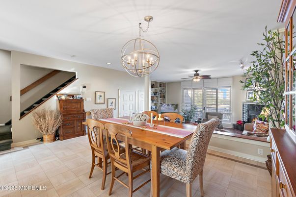 Chandelier, Dining room, Interior, Living room, Recessed Lighting
