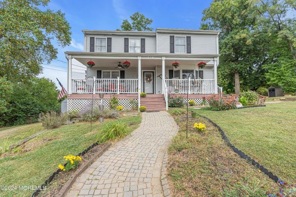 Backyard, Exterior, Facade, American Foursquare