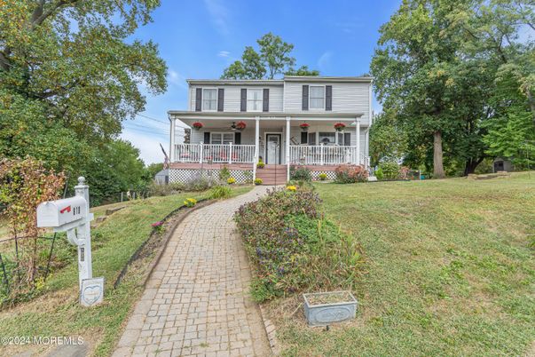 Backyard, Exterior, Facade, American Foursquare