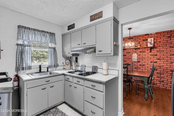 Dining room, Interior, Kitchen, Pendant Lights, Wood Texture Flooring