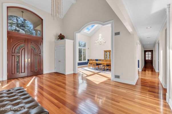 Chandelier, Dining room, Interior, Recessed Lighting, Wood Texture Flooring