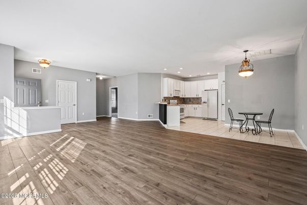 Dining room, Interior, Kitchen, Pendant Lights, Recessed Lighting, Wood Texture Flooring