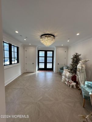 Chandelier, Empty room, Interior, Recessed Lighting