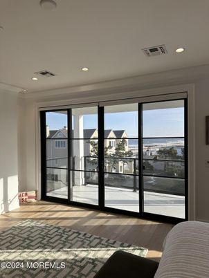 Interior, Recessed Lighting, Water, Wood Texture Flooring