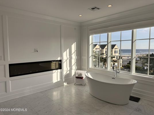 Bathroom, Free Standing Baths, Interior, Marble, Recessed Lighting, Water