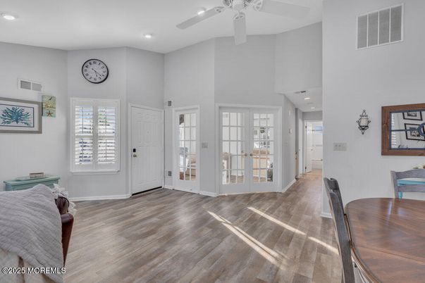 Interior, Recessed Lighting, Wood Texture Flooring