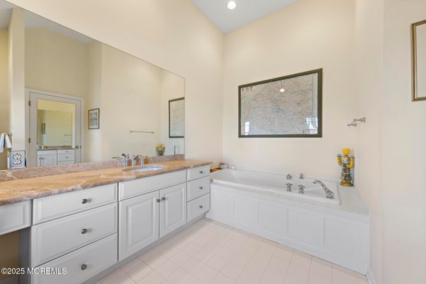 Bathroom, Dual Sink Vanities, Interior, Recessed Lighting