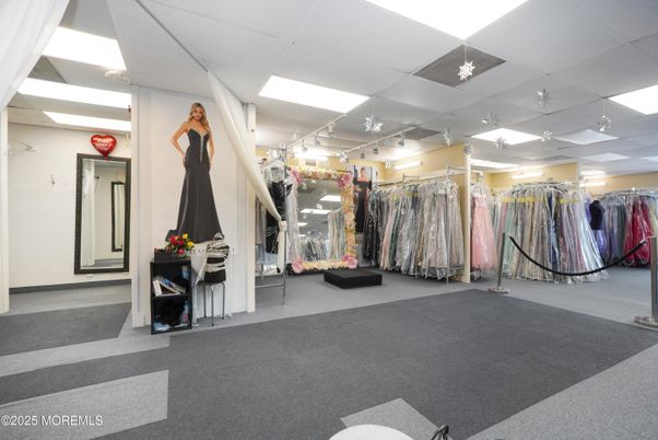 Interior, Recessed Lighting, Walk-in Closets