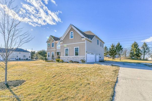 Attached, Backyard, Exterior, Facade, Queen Anne Victorian