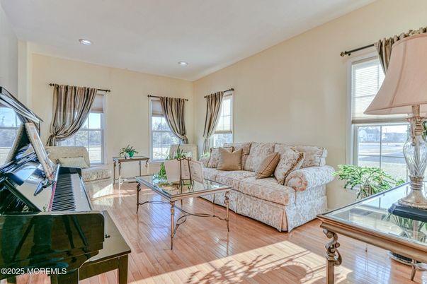 Interior, Living room, Piano, Recessed Lighting, Wood Texture Flooring