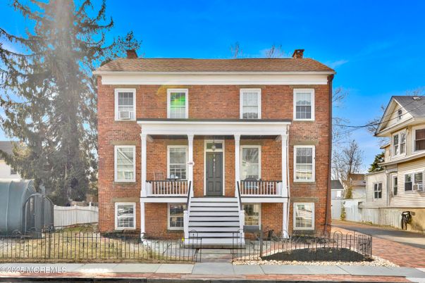 Exterior, Facade, Brick Facade, Georgian