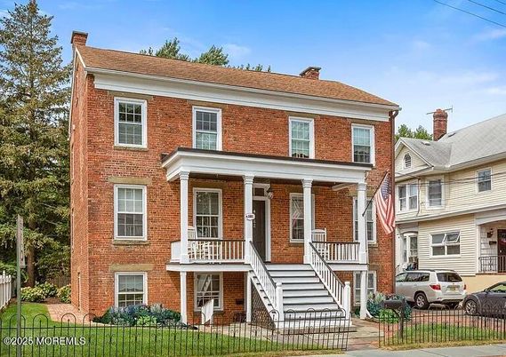 Exterior, Facade, Brick Facade, Georgian