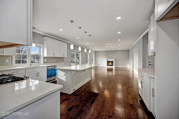 Fireplace, Interior, Kitchen, Pendant Lights, Recessed Lighting, Wood Texture Flooring
