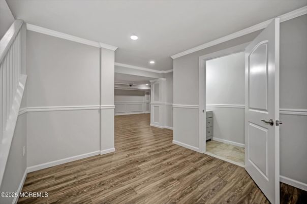 Interior, Recessed Lighting, Wood Texture Flooring