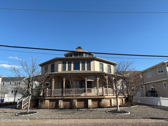 Exterior, Facade, Queen Anne Victorian