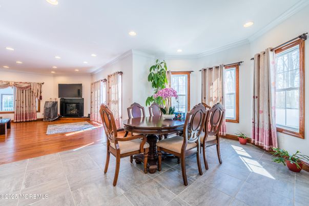 Dining room, Fireplace, Interior, Recessed Lighting, Wood Texture Flooring