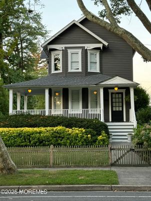 Exterior, Facade, American Craftsman