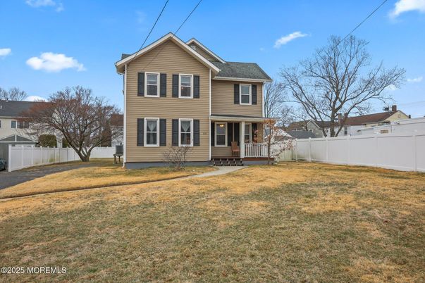 Backyard, Exterior, Facade, Queen Anne Victorian