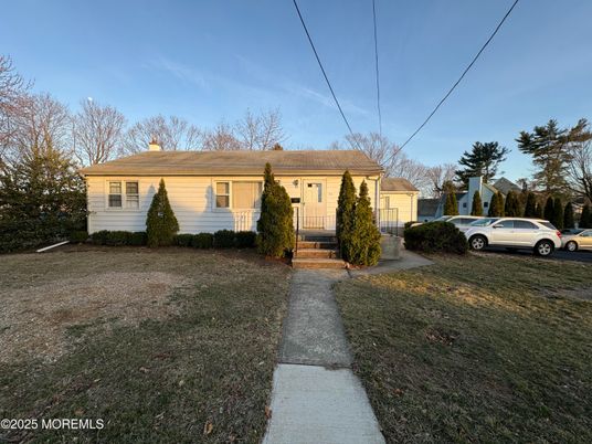 Exterior, Facade, Cape Cod
