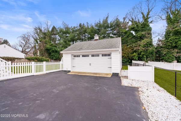 Detached Garage, Exterior