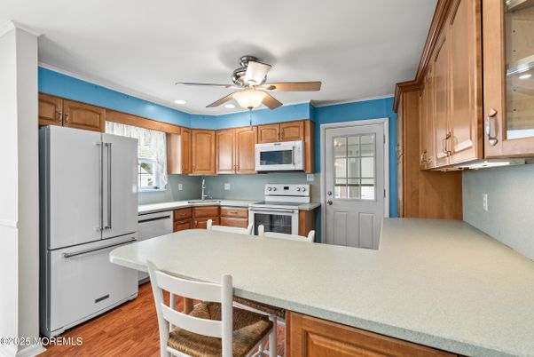 Interior, Kitchen, Recessed Lighting, Wood Texture Flooring