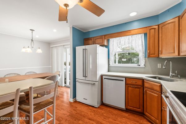 Dining room, Interior, Kitchen, Pendant Lights, Recessed Lighting, Wood Texture Flooring