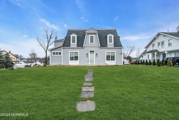 Backyard, Exterior, Facade, Cape Cod