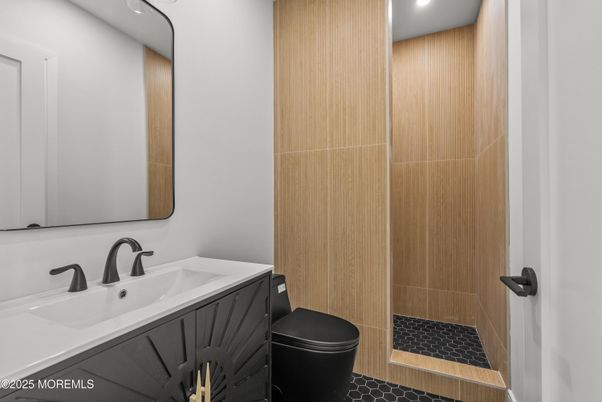 Bathroom, Interior, Recessed Lighting