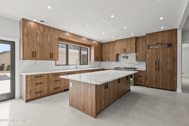 Interior, Kitchen, Marble Walls, Recessed Lighting