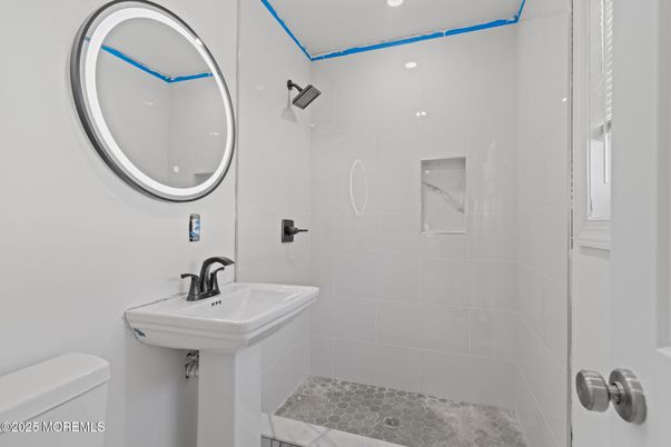Bathroom, Interior, Recessed Lighting