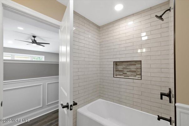 Bathroom, Interior, Recessed Lighting, Wood Texture Flooring