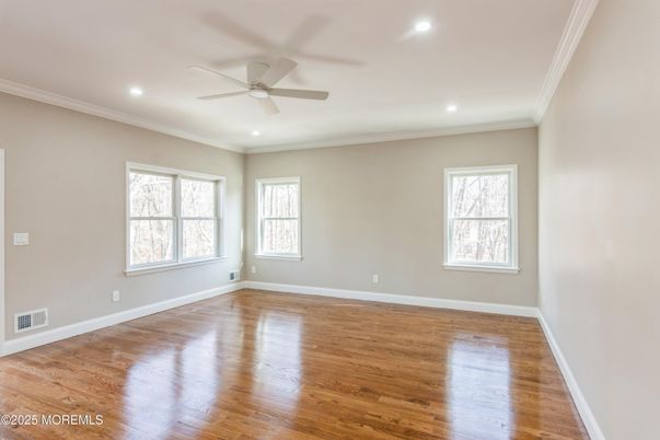 Empty room, Interior, Recessed Lighting, Wood Texture Flooring