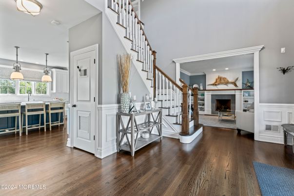 Fireplace, Interior, Kitchen, Pendant Lights, Recessed Lighting, Wood Texture Flooring