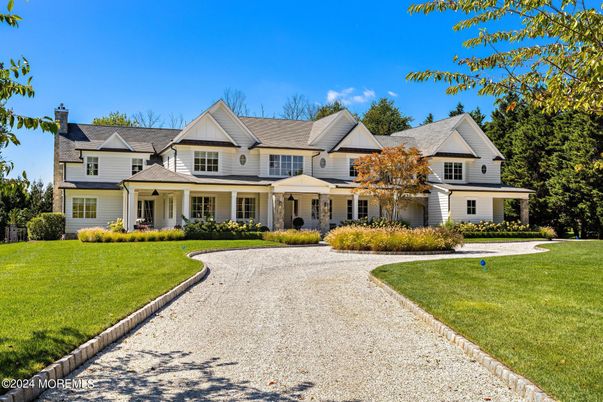 Exterior, Facade, Farmhouse