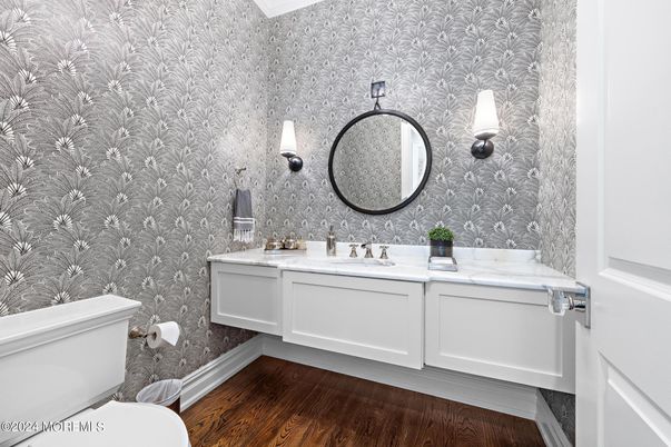 Bathroom, Dual Sink Vanities, Interior, Wood Texture Flooring
