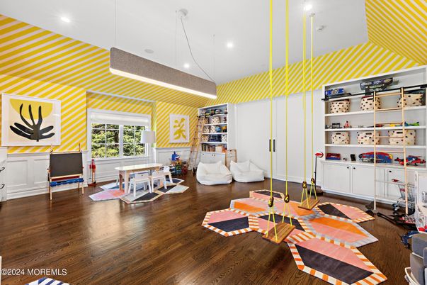 Interior, Pendant Lights, Recessed Lighting, Wood Texture Flooring