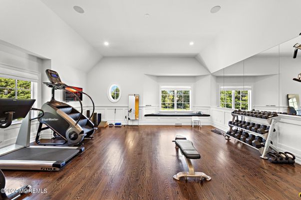 Fitness Equipment, Interior, Recessed Lighting, Wood Texture Flooring