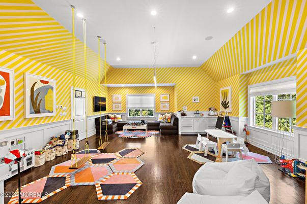 Interior, Living room, Pendant Lights, Recessed Lighting, Wood Texture Flooring