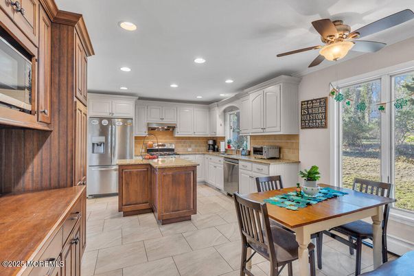Dining room, Interior, Kitchen, Recessed Lighting, Stainless Steel Appliances