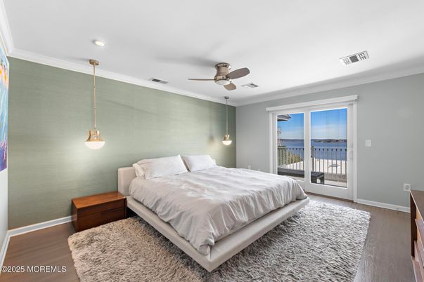 Bedroom, Interior, Pendant Lights, Recessed Lighting, Water, Wood Texture Flooring