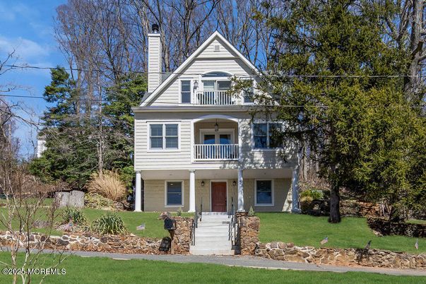 Exterior, Facade, Queen Anne Victorian