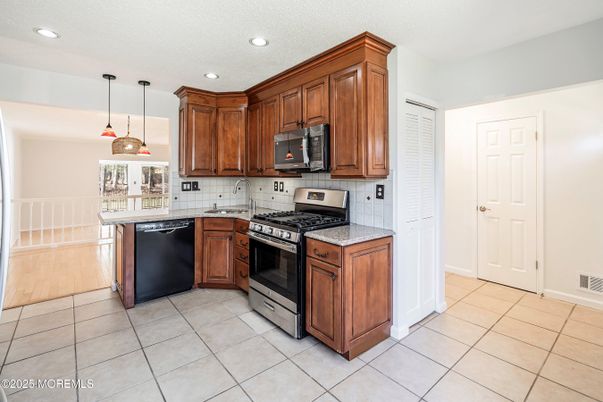 Interior, Kitchen, Pendant Lights, Recessed Lighting