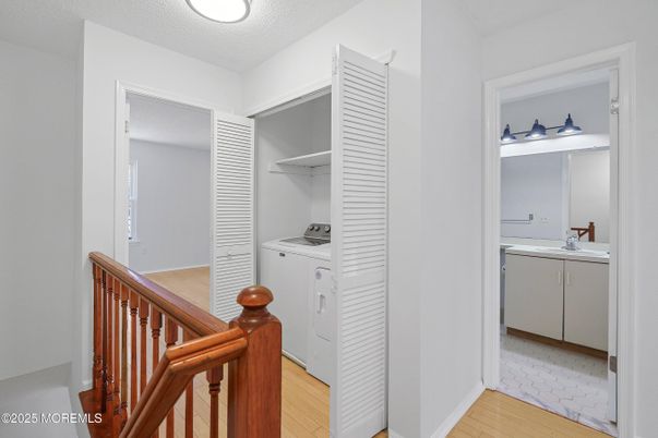 Interior, Utility Closets, Washer, Wood Texture Flooring