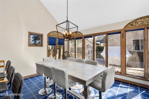Chandelier, Dining room, Interior, Pendant Lights