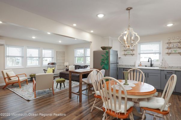 Chandelier, Dining room, Interior, Living room, Pendant Lights, Recessed Lighting, Wood Texture Flooring